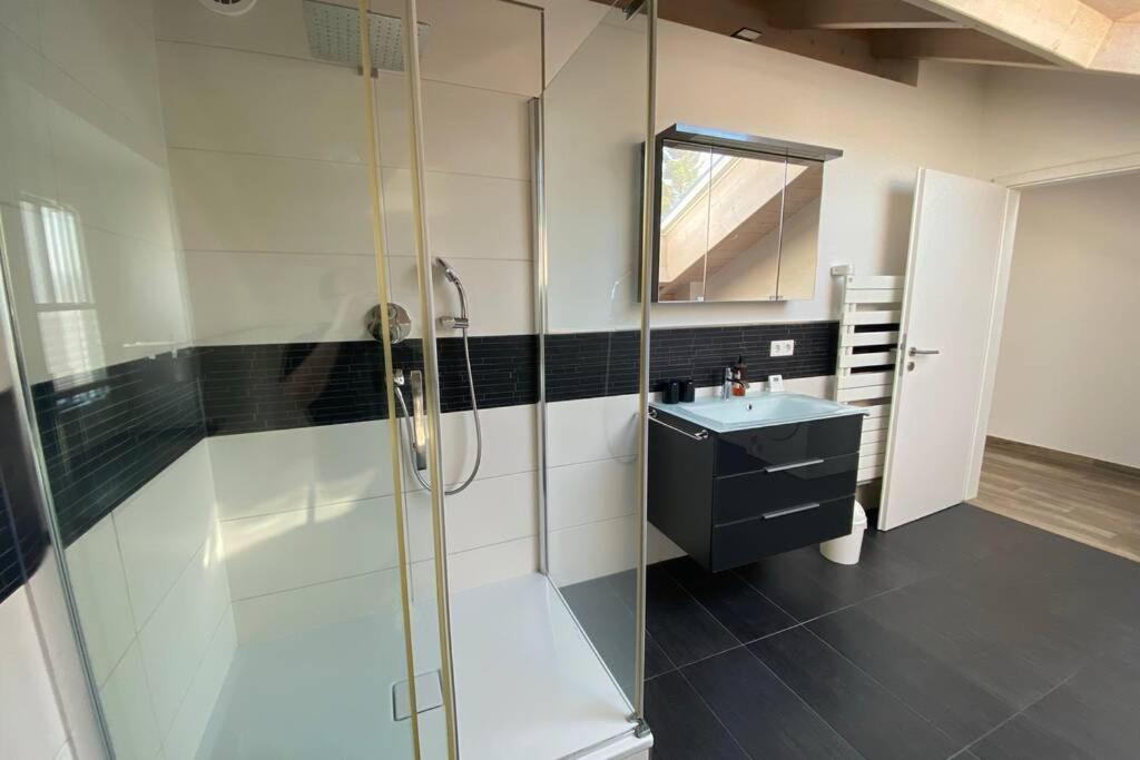 Lichtdurchflutete Wohnung Mit Grosser Dachterrasse Bruckmühl Zewnętrze zdjęcie